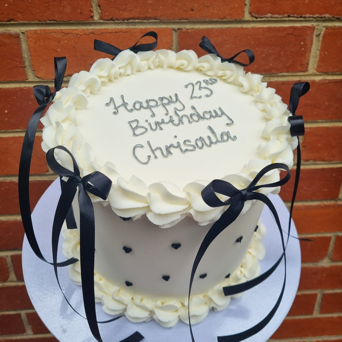 Black & White Vintage Bows Cake
