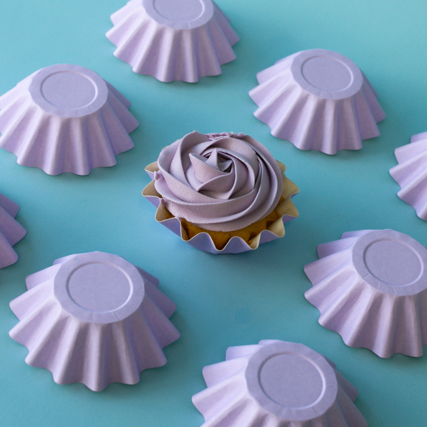 PASTEL LILAC BLOOM BAKING CUPS (24 PACK)