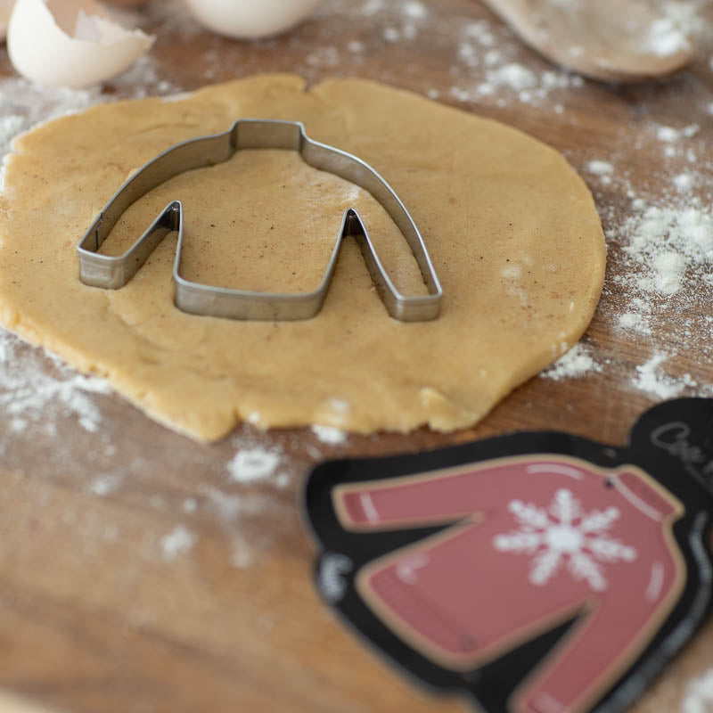 COO KIE SWEATER COOKIE CUTTER